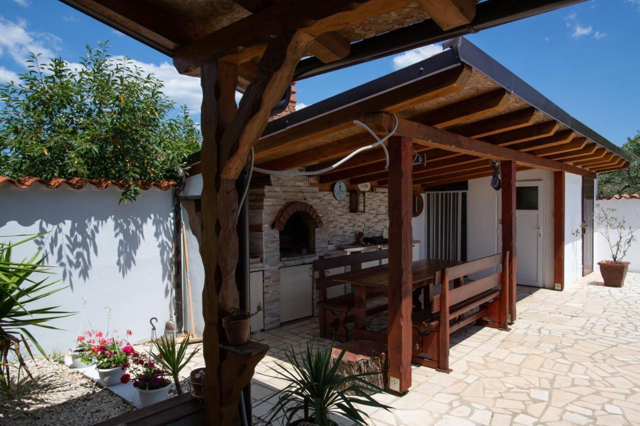 Holiday Home Petrovic Medulin Exterior photo